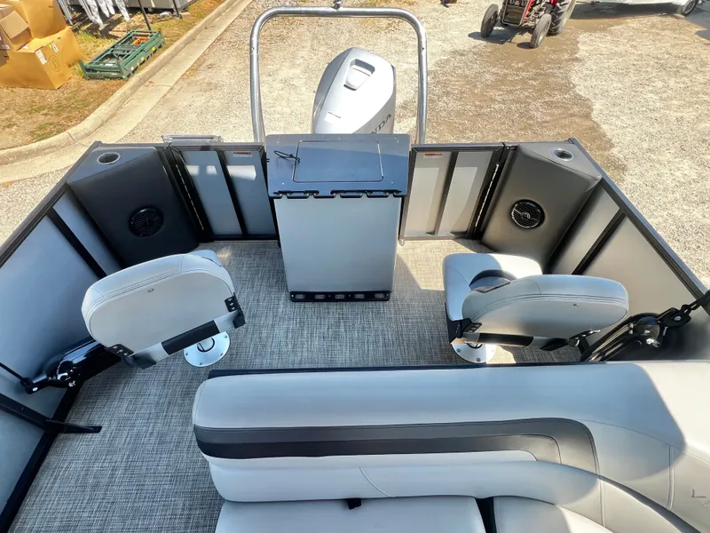 Slide: The Image of Viaggio Lago 22' R (Rear Fish) - IN STOCK - $33,995! 2022 - 14