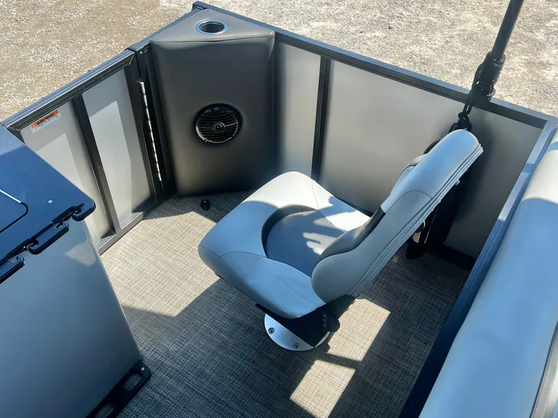 Slide: The Image of Viaggio Lago 22' R (Rear Fish) - IN STOCK - $33,995! 2022 - 15