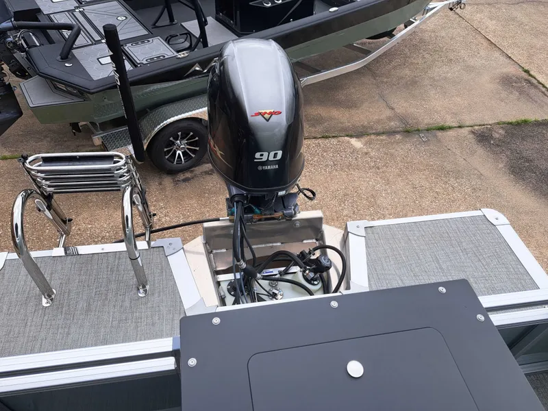 Slide: The Image of Avalon Venture Quad Fish - 19' 2026 - 24