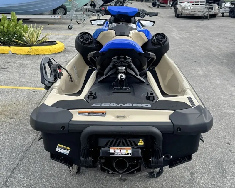Slide: The Image of Sea-Doo Wake 170 2026 - 2