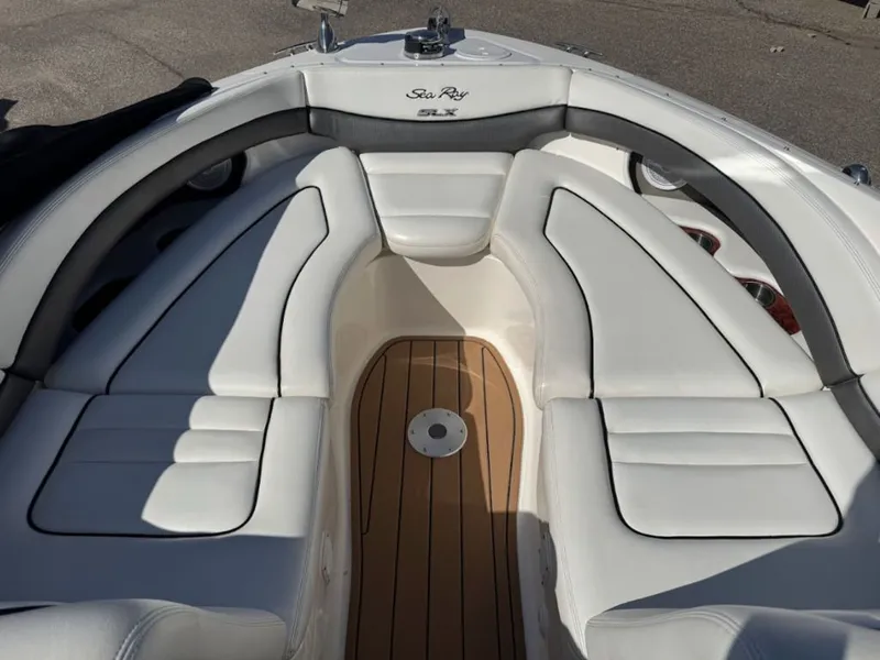 Slide: The Image of Sea Ray 290 SLX 2006 - 5