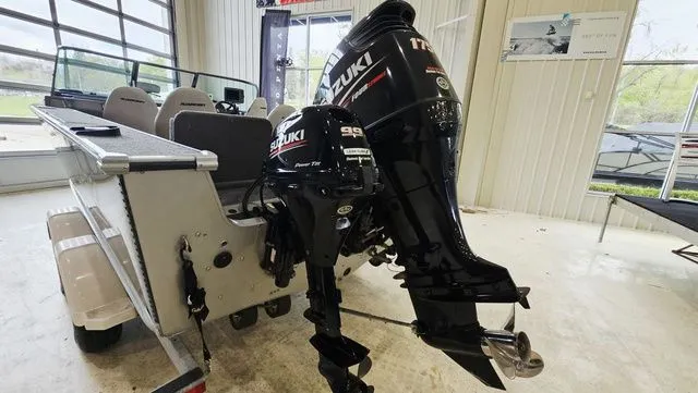Slide: The Image of Alumacraft Trophy 195 2011 - 6