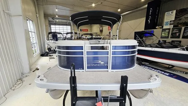 Slide: The Image of Bennington SX 21 Swingback 2019 - 15