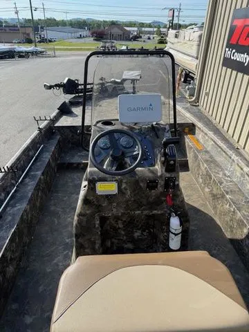 Slide: The Image of Excel Catfish Pro 21 Center Console 2023 - 4
