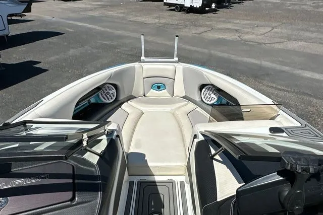 Slide: The Image of Centurion Ri257 2019 - 13
