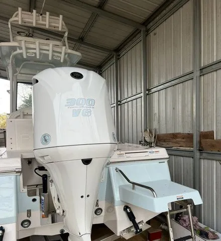 Slide: The Image of Robalo 246 Cayman SD 2019 - 6