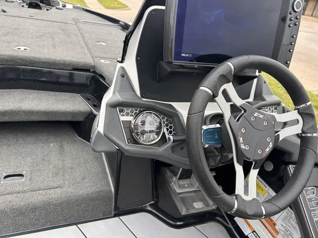 Slide: The Image of Skeeter FXR20 Apex 2022 - 20