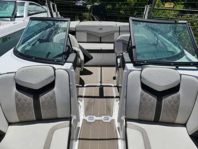 Slide: The Image of Monterey 215SS Super Sport 2023 - 12