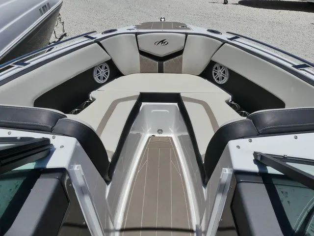 Slide: The Image of Monterey 215SS Super Sport 2023 - 9