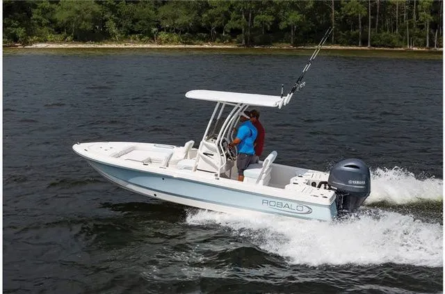 Slide: The Image of Robalo 206 Cayman 2023 - 17