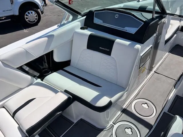 Slide: The Image of MasterCraft X24 2019 - 12
