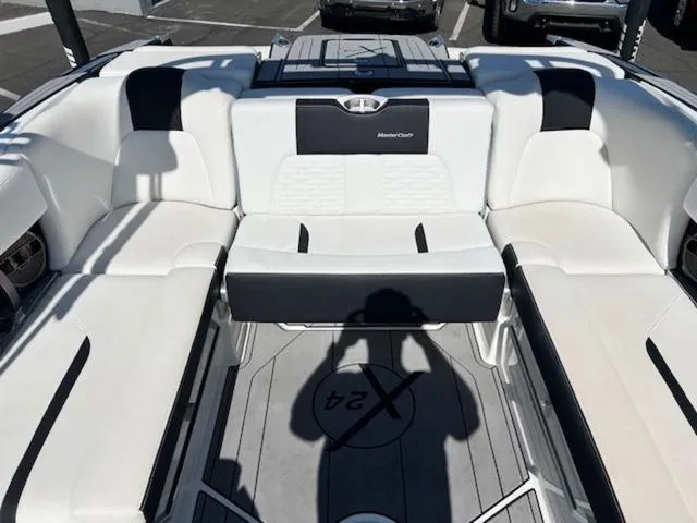Slide: The Image of MasterCraft X24 2019 - 14