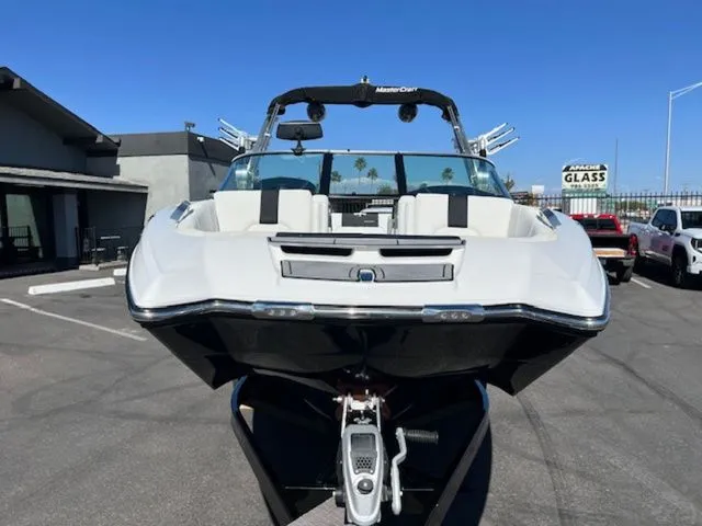 Slide: The Image of MasterCraft X24 2019 - 3