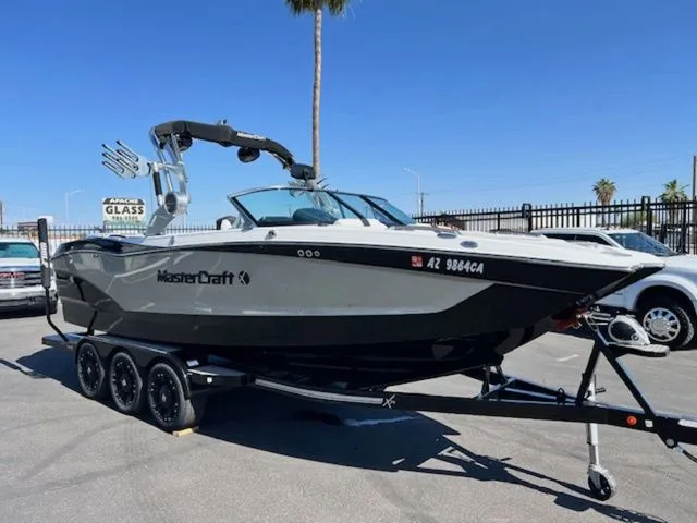 Slide: The Image of MasterCraft X24 2019 - 4