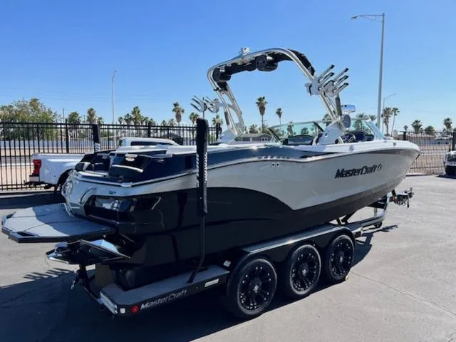 Slide: The Image of MasterCraft X24 2019 - 6