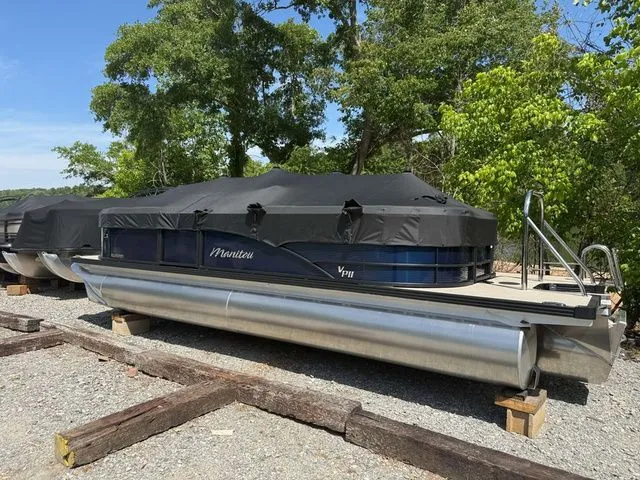 Slide: The Image of Manitou 230 Aurora 2026 - 24