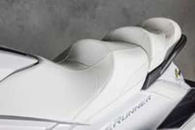 Slide: The Image of Yamaha FX Cruiser SVHO 2026 - 8