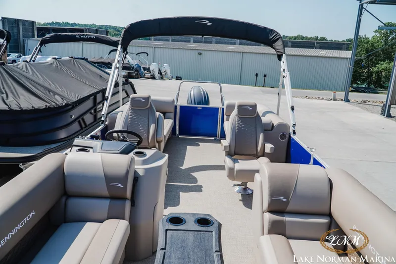 Slide: The Image of 2024 Bennington 22SSR-SPS pontoon boat with spacious seating at Lake Norman Marina. - 13