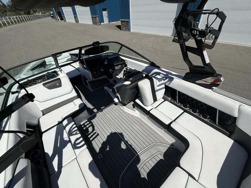 Slide: The Image of Interior of a 2018 Nautique Super Air Nautique GS22 boat. - 14