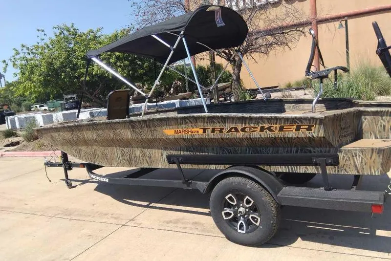 The Image of Tracker Grizzly 1756 T Marsh 2026 - undefined