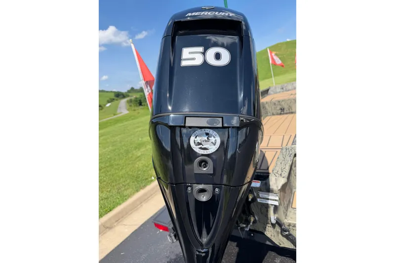 Slide: The Image of Mercury 50 horsepower outboard motor on 2026 Tracker Grizzly 1650 T Prairie Wings Edition. - 16