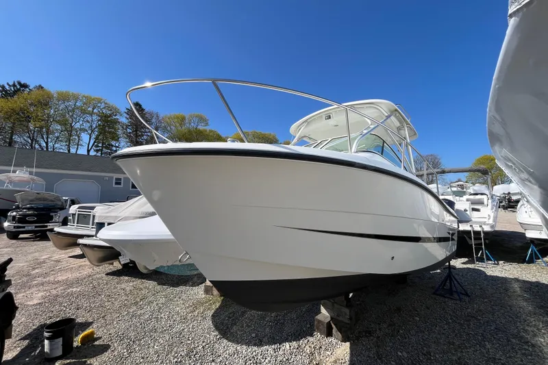 Slide: The Image of 2009 Hydra-Sports 2000 WA boat on display in a sunny outdoor setting. - 4