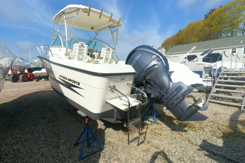 Slide: The Image of 2009 Hydra-Sports 2000 WA boat with Yamaha outboard motor on display outdoors. - 6