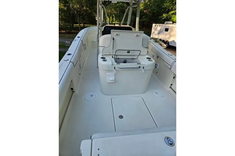 Slide: The Image of 2006 Hydra-Sports Vector 2900 CC boat interior with open storage compartment. - 12