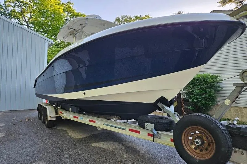 Slide: The Image of 2006 Hydra-Sports Vector 2900 CC boat on trailer, parked outdoors. - 6