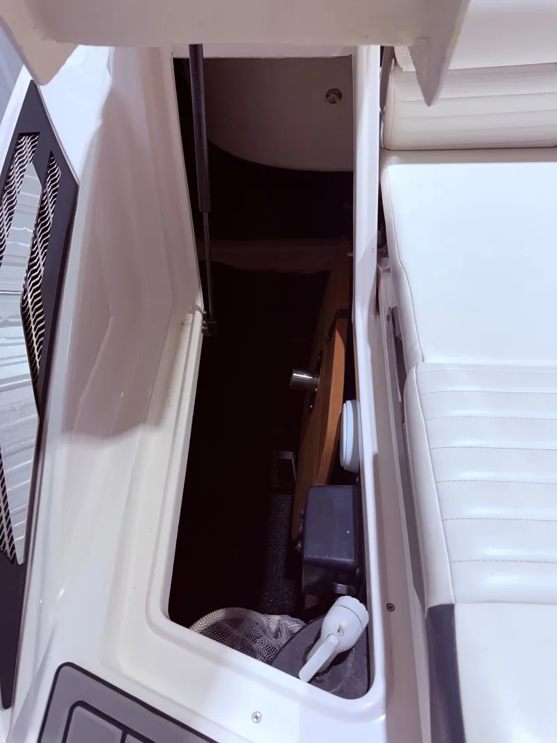 Slide: The Image of Interior of a 2016 Regal 24 FasDeck RX boat. - 28