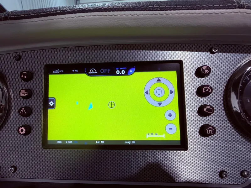 Slide: The Image of Navigation system in Regal 24 FasDeck RX 2016 boat. - 30
