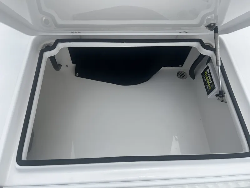 Slide: The Image of 2024 Beavertail Strike 17 boat compartment with Power Bubbles aeration. - 21