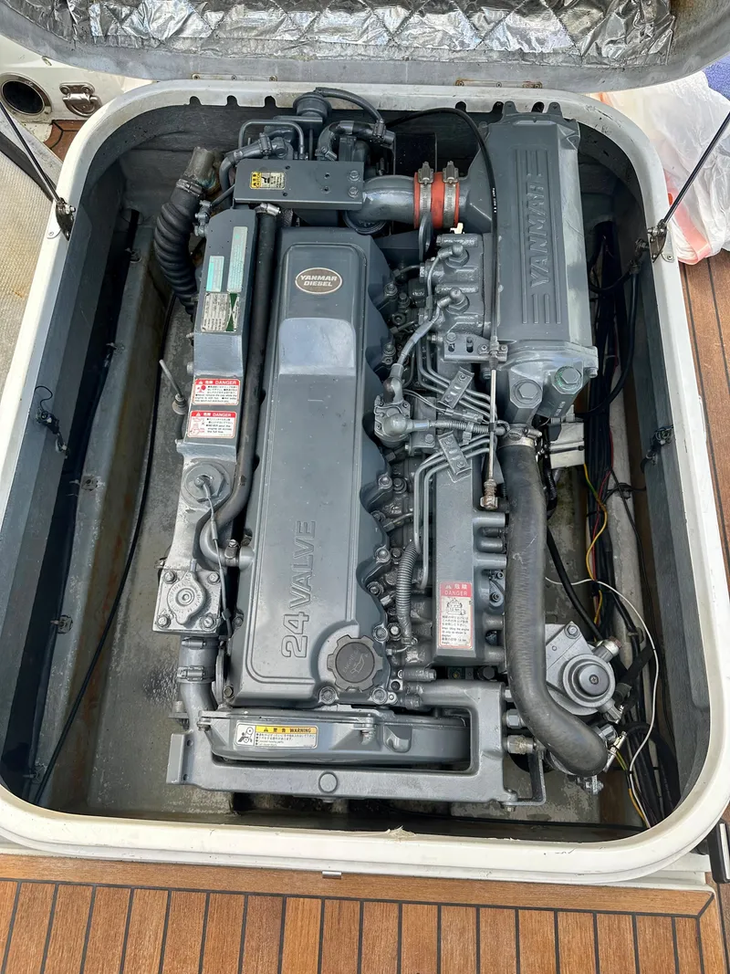 Slide: The Image of 2008 Castoldi Jet Tender 23 engine compartment. - 12