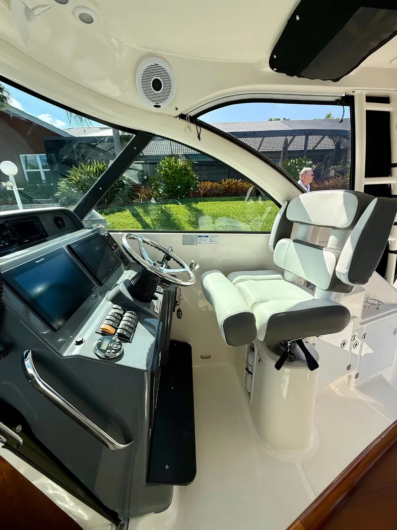 Slide: The Image of Pursuit OS 315 Offshore 2011 - 39