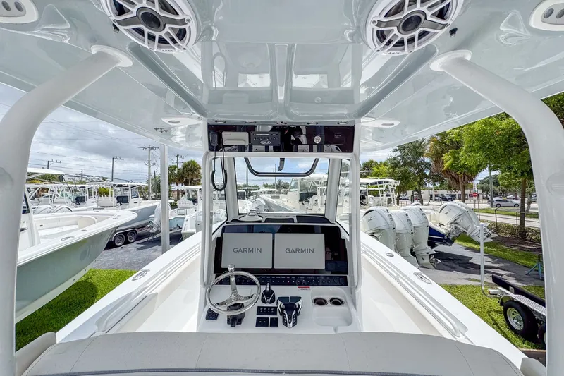 Slide: The Image of Interior view of 2026 Sea Hunt Gamefish 30 with Garmin technology. - 8