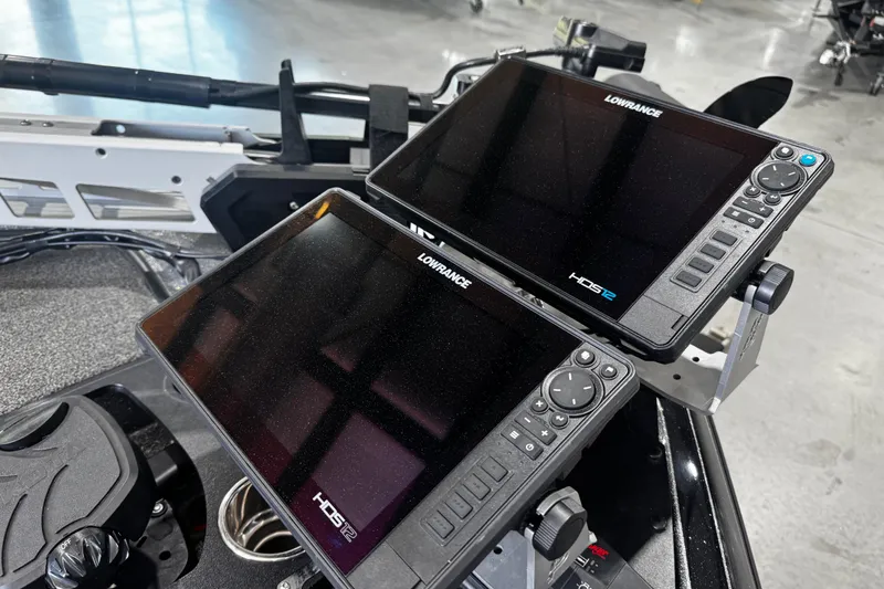 Slide: The Image of Dual Lowrance HDS-12 displays on 2022 Ranger Z520R boat dashboard. - 6