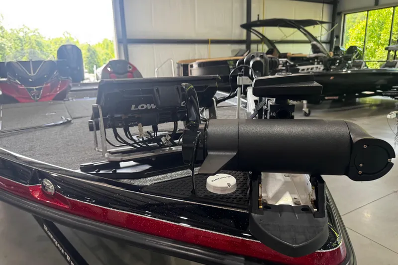 Slide: The Image of 2022 Ranger Z520R boat with advanced Lowrance electronics in a showroom setting. - 7