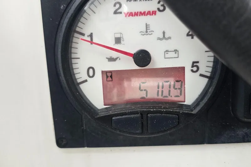 Slide: The Image of Yanmar engine hour meter displaying 510.9 hours on Beneteau Oceanis 38.1, 2018 model. - 34
