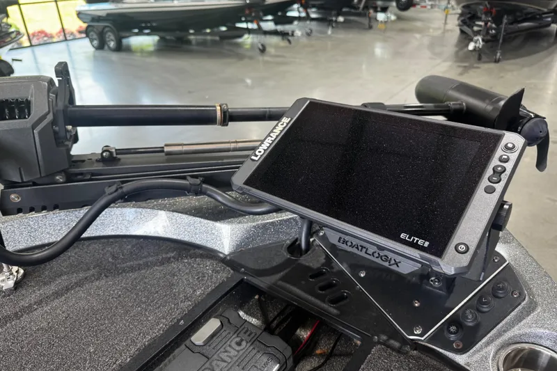Slide: The Image of 2020 Ranger Z185 boat with Lowrance Elite fish finder and trolling motor in showroom. - 7