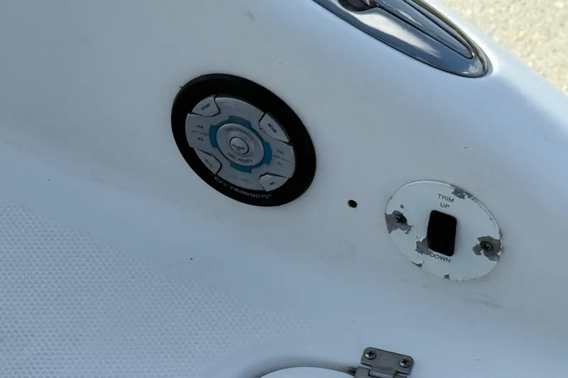 Slide: The Image of Control panel on a 2002 Chaparral 220 SSi boat. - 16