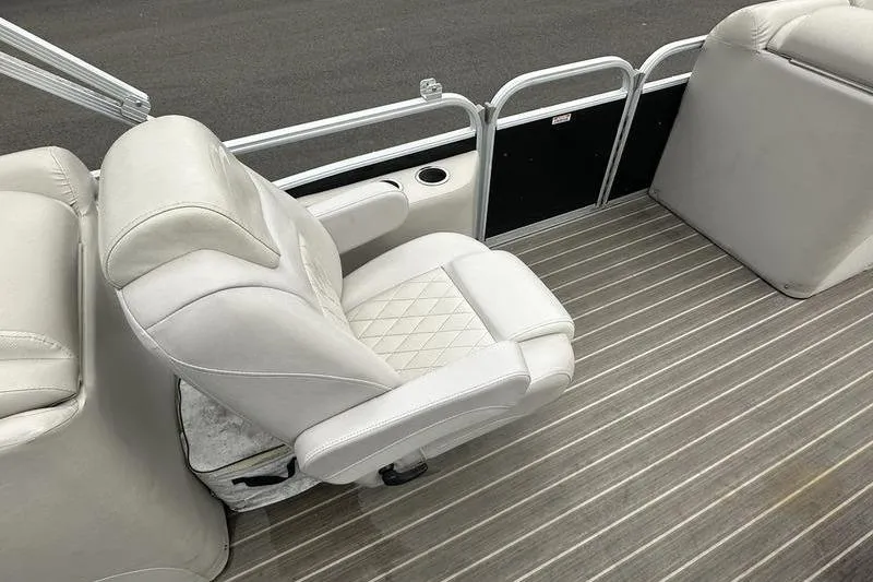 Slide: The Image of Luxury seating on 2026 Bennington 2250 GSR pontoon boat with elegant design. - 20