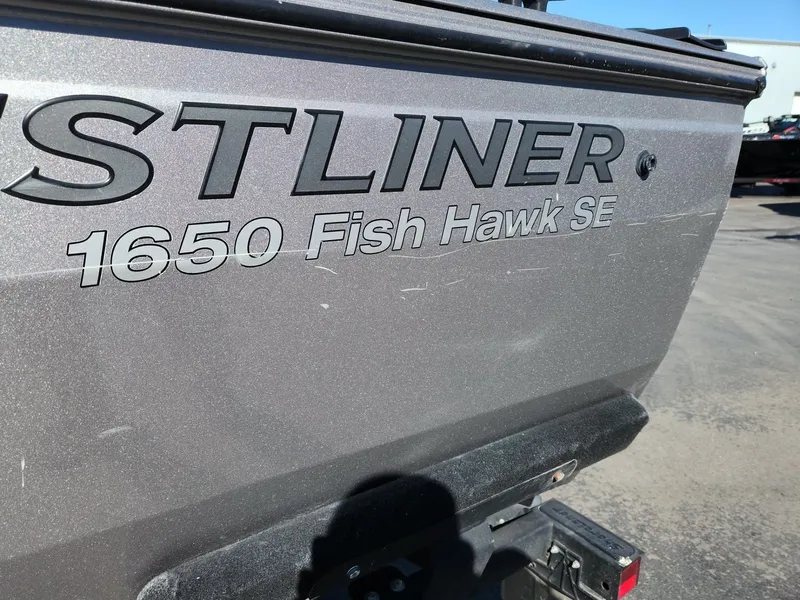 Slide: The Image of Crestliner 1650 Fish Hawk SE SC boat, 2020 model, close-up view. - 26