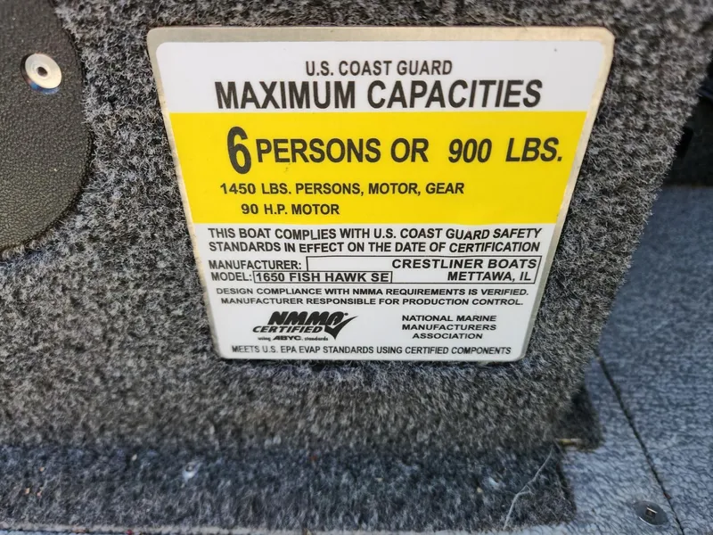 Slide: The Image of Crestliner 1650 Fish Hawk SE SC 2020 capacity label, 6 persons or 900 lbs. - 28