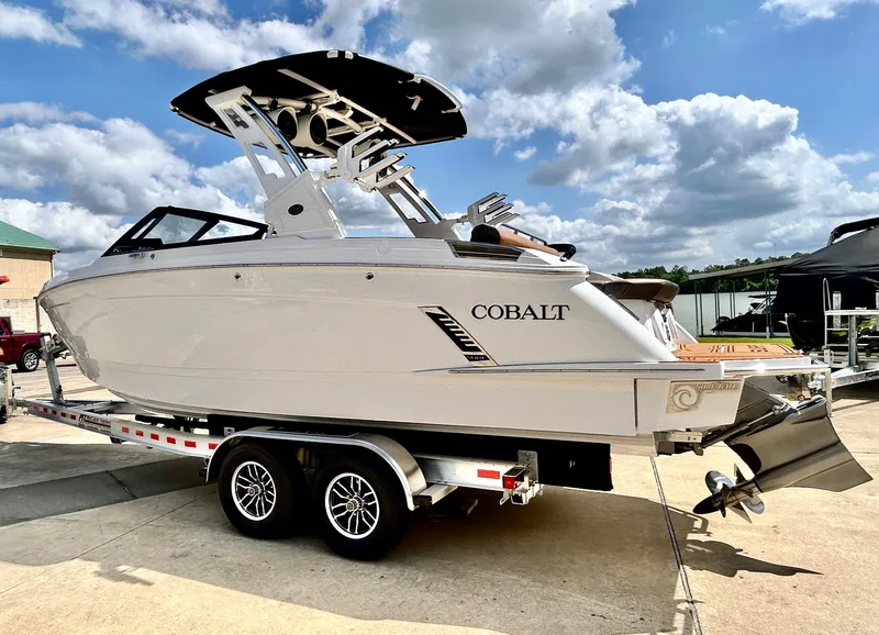 Slide: The Image of Cobalt R6 Surf 2026 - 6