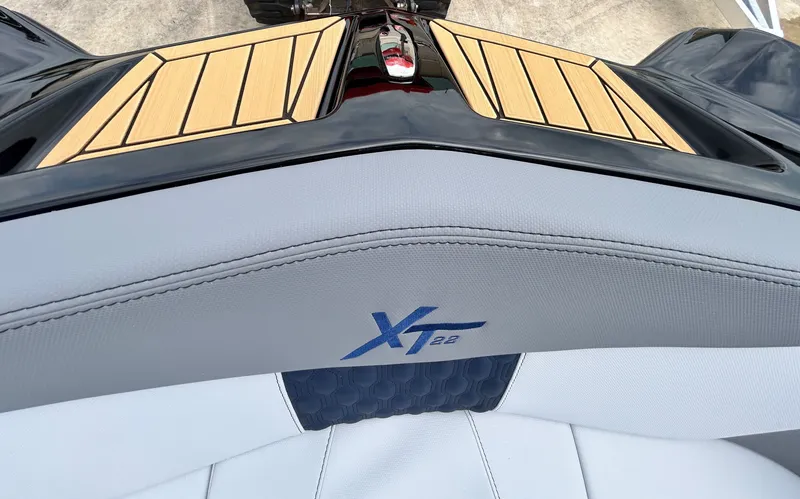 Slide: The Image of MasterCraft XT22 2026 - 15