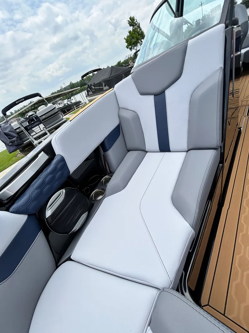 Slide: The Image of MasterCraft XT22 2026 - 18