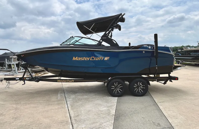 Slide: The Image of MasterCraft XT22 2026 - 4