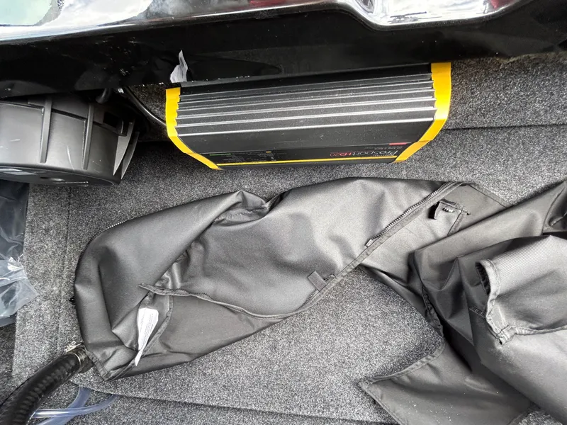 Slide: The Image of MasterCraft XT22 2026 - 41