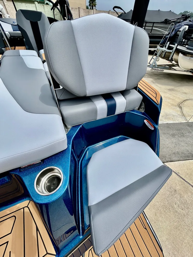 Slide: The Image of MasterCraft XT22 2026 - 55
