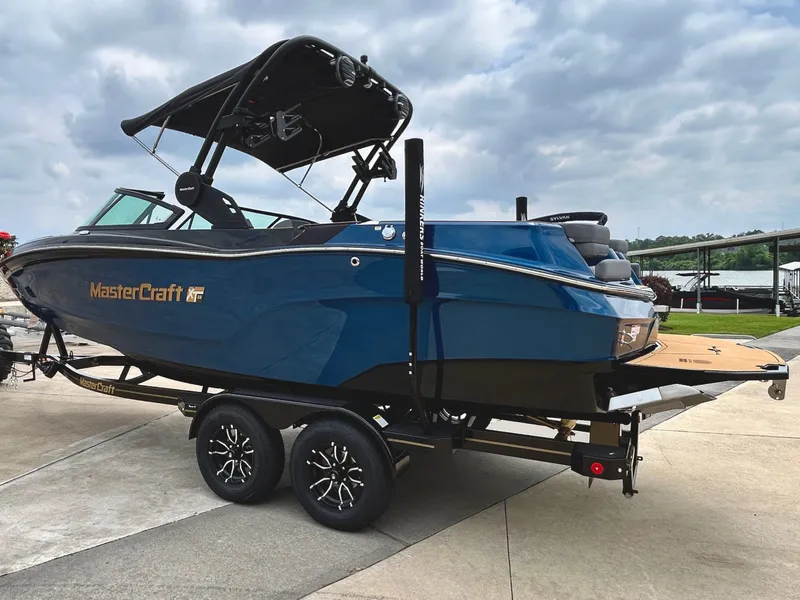Slide: The Image of MasterCraft XT22 2026 - 6
